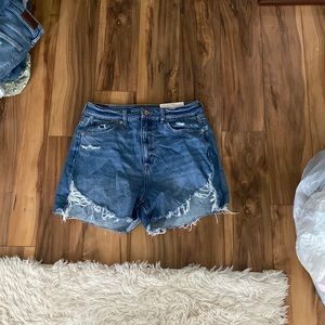 American Eagle Higest Rise Mom Shorts